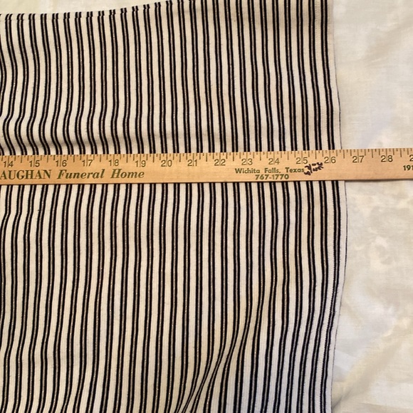 Talbots 1X navy off white fitted blouse. Fabric does stretch thicker texture. - Picture 6 of 12